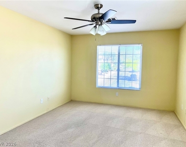 10729 Pipers Cove Lane - Photo Thumbnail 5