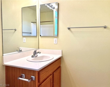 10729 Pipers Cove Lane - Photo Thumbnail 12