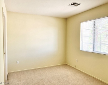 10729 Pipers Cove Lane - Photo Thumbnail 9