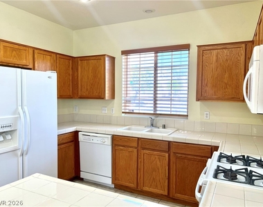 10729 Pipers Cove Lane - Photo Thumbnail 2
