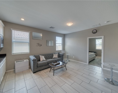 2659 Glen Valley Avenue - Photo Thumbnail 10