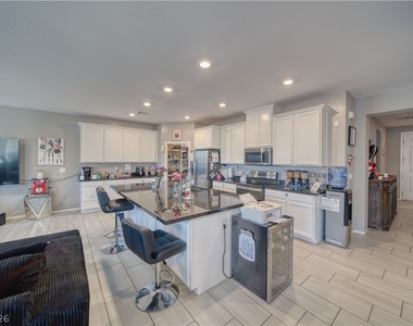 2659 Glen Valley Avenue - Photo Thumbnail 5