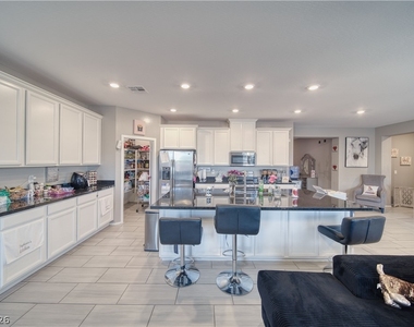 2659 Glen Valley Avenue - Photo Thumbnail 6