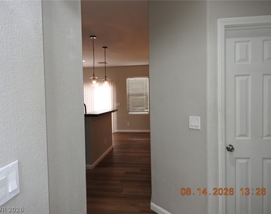 8416 Viansa Loma Avenue - Photo Thumbnail 4