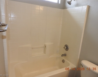 8416 Viansa Loma Avenue - Photo Thumbnail 20