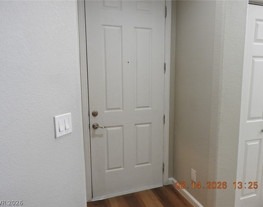 8416 Viansa Loma Avenue - Photo Thumbnail 2