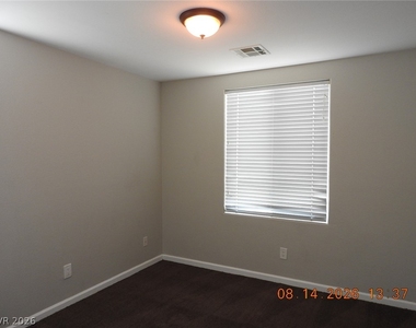 8416 Viansa Loma Avenue - Photo Thumbnail 27