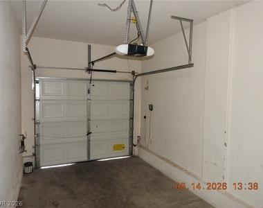 8416 Viansa Loma Avenue - Photo Thumbnail 30