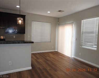 8416 Viansa Loma Avenue - Photo Thumbnail 10