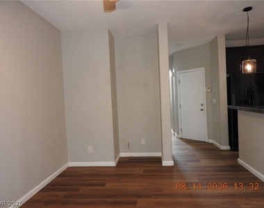 8416 Viansa Loma Avenue - Photo Thumbnail 11