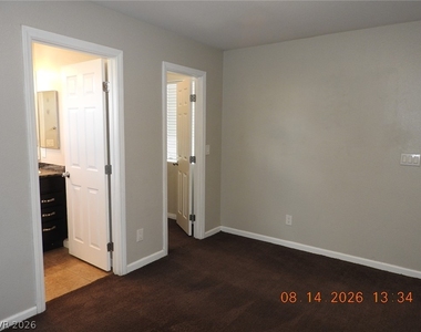 8416 Viansa Loma Avenue - Photo Thumbnail 18