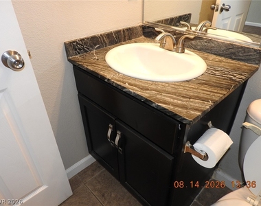 8416 Viansa Loma Avenue - Photo Thumbnail 24