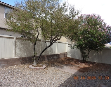 8416 Viansa Loma Avenue - Photo Thumbnail 31
