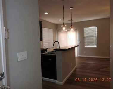 8416 Viansa Loma Avenue - Photo Thumbnail 5