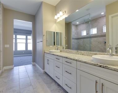 11822 Spadari Court - Photo Thumbnail 16