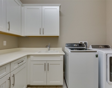 11822 Spadari Court - Photo Thumbnail 13