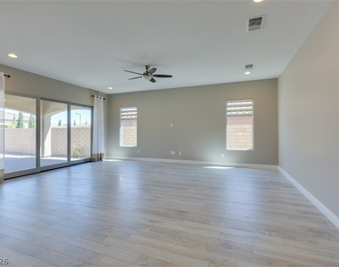 11822 Spadari Court - Photo Thumbnail 4