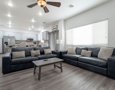3154 E Eldorado Lane - Photo Thumbnail 12