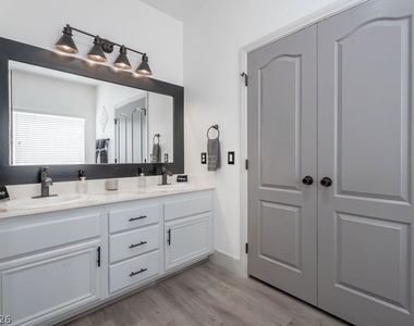 3154 E Eldorado Lane - Photo Thumbnail 27