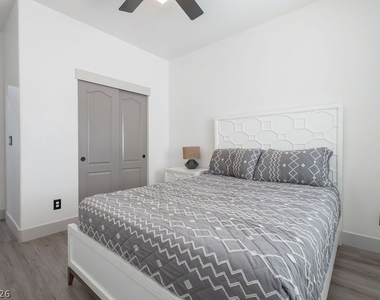 3154 E Eldorado Lane - Photo Thumbnail 39