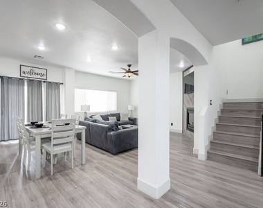 3154 E Eldorado Lane - Photo Thumbnail 9