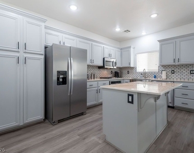 3154 E Eldorado Lane - Photo Thumbnail 18