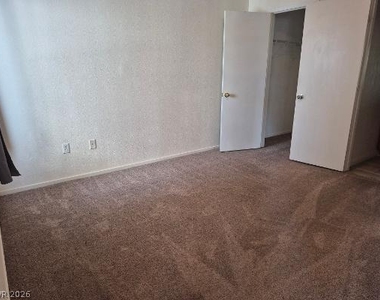 7255 W Sunset Road - Photo Thumbnail 12
