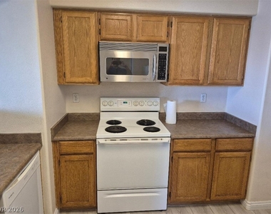 7255 W Sunset Road - Photo Thumbnail 17