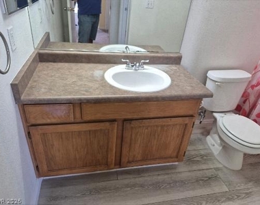7255 W Sunset Road - Photo Thumbnail 3