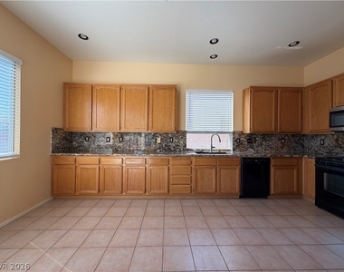 3632 Snowy Pines Street - Photo Thumbnail 9