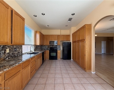 3632 Snowy Pines Street - Photo Thumbnail 6