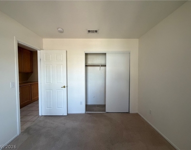 3632 Snowy Pines Street - Photo Thumbnail 16