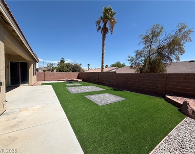 3632 Snowy Pines Street - Photo Thumbnail 24