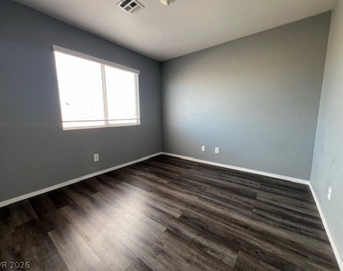 9981 Fine Fern Street - Photo Thumbnail 8