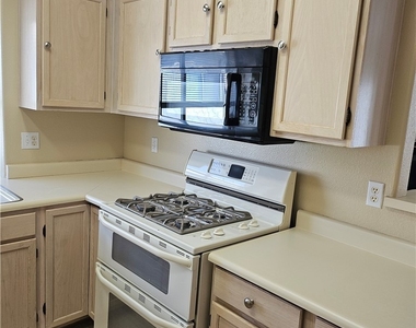 6900 Indian Chief Drive - Photo Thumbnail 3