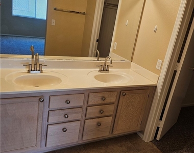 6900 Indian Chief Drive - Photo Thumbnail 10