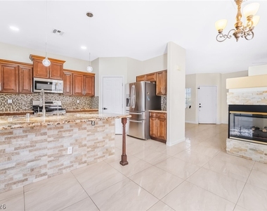 5905 Crumbling Ridge Street - Photo Thumbnail 8