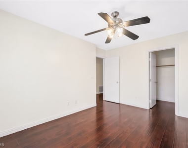 5905 Crumbling Ridge Street - Photo Thumbnail 20