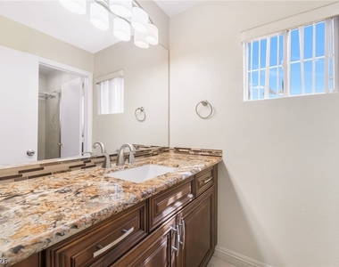 5905 Crumbling Ridge Street - Photo Thumbnail 21
