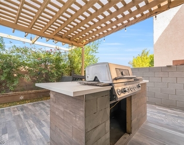 5905 Crumbling Ridge Street - Photo Thumbnail 24