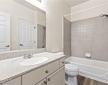 352 Amber Pine Street - Photo Thumbnail 14