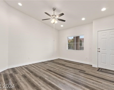 352 Amber Pine Street - Photo Thumbnail 11