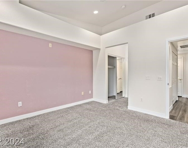 352 Amber Pine Street - Photo Thumbnail 15