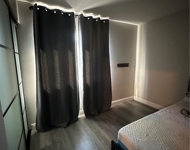 8633 Caribbean Court - Photo Thumbnail 17