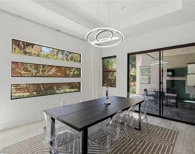 47 Pristine Glen Street - Photo Thumbnail 13