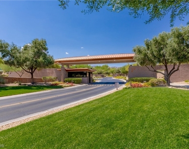 47 Pristine Glen Street - Photo Thumbnail 46