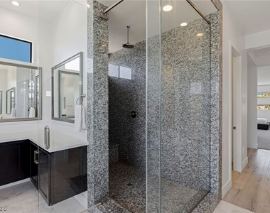 47 Pristine Glen Street - Photo Thumbnail 33