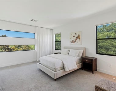 47 Pristine Glen Street - Photo Thumbnail 24