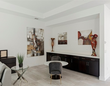 47 Pristine Glen Street - Photo Thumbnail 7