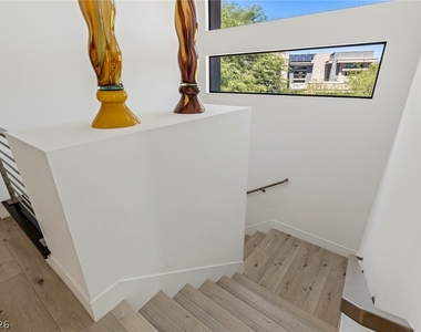 47 Pristine Glen Street - Photo Thumbnail 17
